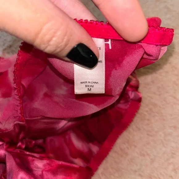 NWOT EXCLUSIVE VS RUNWAY SILK SET!!! Bras